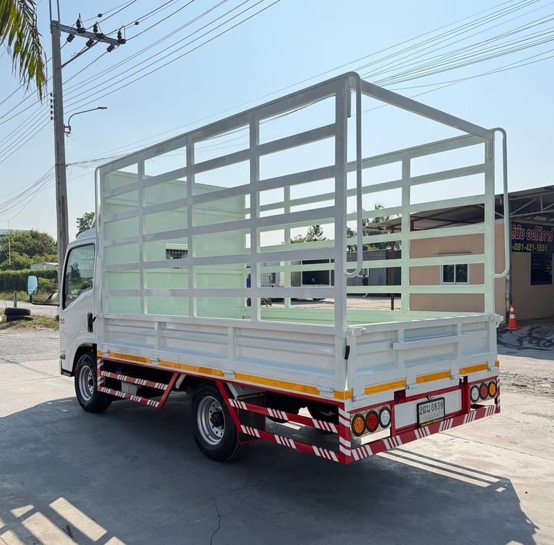 ISUZU NLR 130 แรงม้า รถบรรทุก 4 ล้อไม่ติดเวลา กระบะเหล็กคอกสูง ปี2018 ISUZU NLR 130 แรงม้า รถบรรทุก 4 ล้อไม่ติดเวลา กระบะเหล็กคอกสูง ปี2018