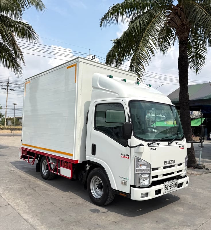 รถ ISUZU NLR 130 แรง ปี 2555 รถห้างแท้  (4 ล้อไม่ติดเวลา) ตู้แห้ง #ยาว 3.30 ม.#กว้าง 1.90 ม.
