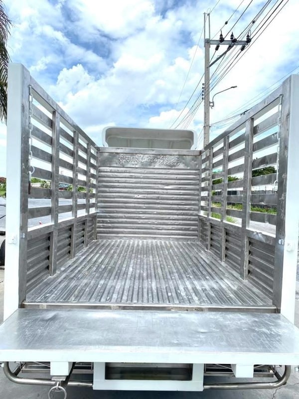 ISUZU NLR 130แรงม้า รถบรรทุก 4ล้อ กระบะสแตนเลส ปี2018 เลขไมล์ 66,486 กม.