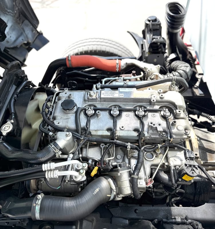 รถ ISUZU NLR 130 แรง ปี 2562  รถห้างแท้ ตู้แห้ง ยาว 3.20 ม.กว้าง 1.85 ม.สูง 2.10 ม.