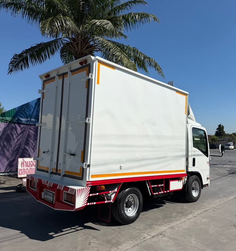 ISUZU NLR 130 แรงม้า รถบรรทุก 4 ล้อไม่ติดเวลา ตู้แห้ง ปี 2563 ISUZU NLR 130 แรงม้า รถบรรทุก 4 ล้อไม่ติดเวลา ตู้แห้ง ปี 2563