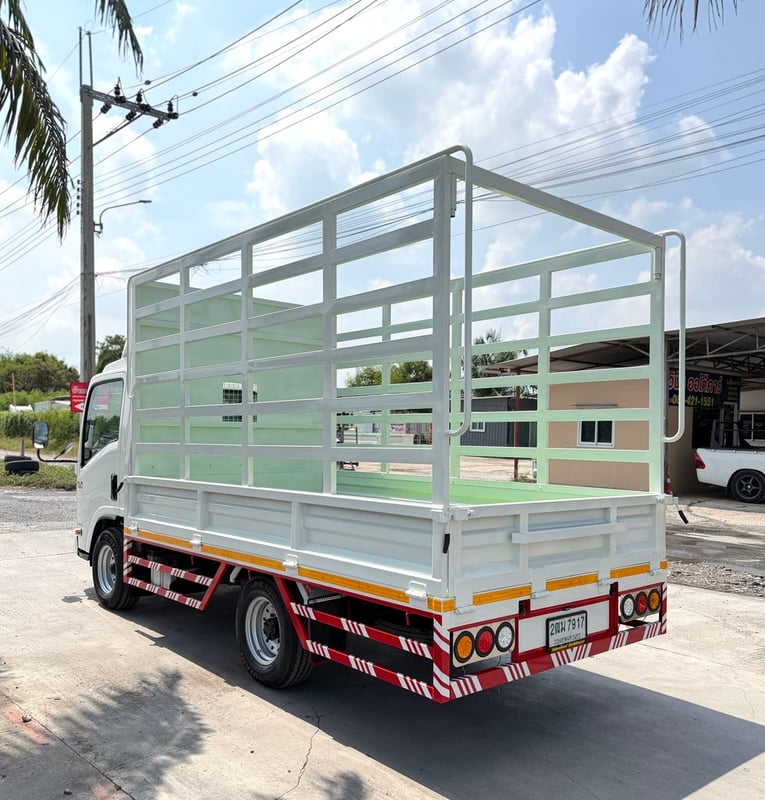รถ ISUZU NLR 130 แรง ปี 2562  รถห้างแท้ (4 ล้อไม่ติดเวลา)  กะบะคอกสูง ยาว 3.50 ม.กว้าง 1.90 ม. มือเดียว สวยมาก