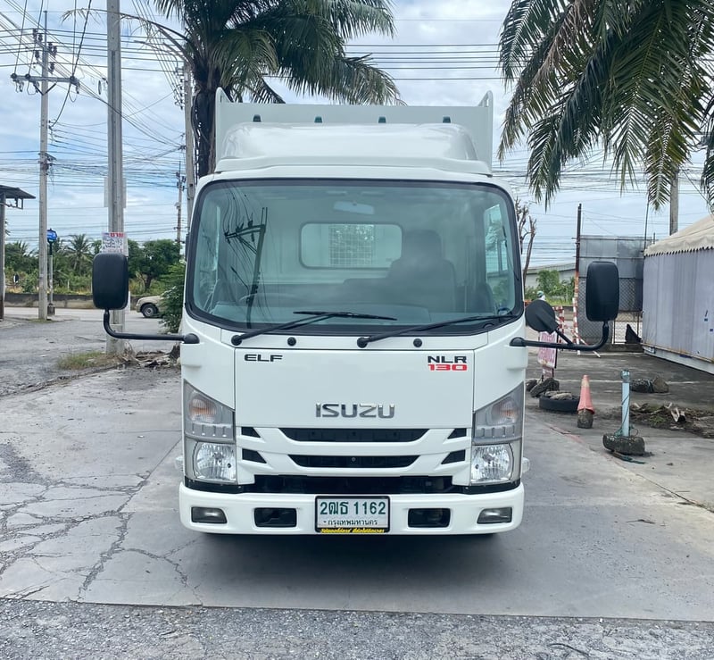 ISUZU NLR 130แรงม้า รถบรรทุก 4ล้อ  ปี2018 กระบะเหล็กคอกสูงใหม่ ยาว 3.50 เมตร