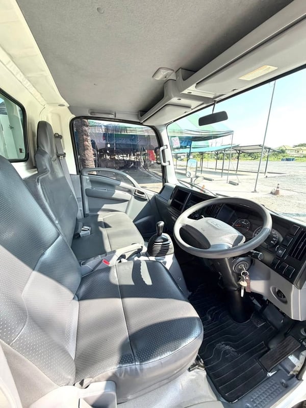 รถ ISUZU NLR 130 แรง ปี 2563   รถห้างแท้  (4 ล้อไม่ติดเวลา) มือเดียว สวยมาก กะบะคอกสูง ยาว 3.50 ม.กว้าง 1.90 ม.