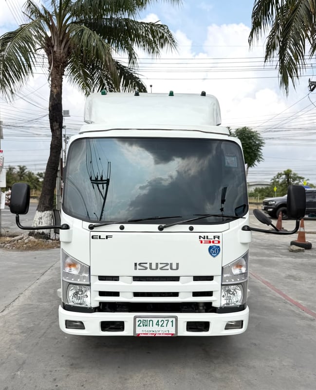 รถ ISUZU NLR 130 แรง ปี 2560 (รถห้างแท้ ) (4 ล้อไม่ติดเวลา) กะบะเหล็กเปิด 3 ด้าน ยาว3.50 ม. กว้าง1.95 ม. รถสวย มือเดียว