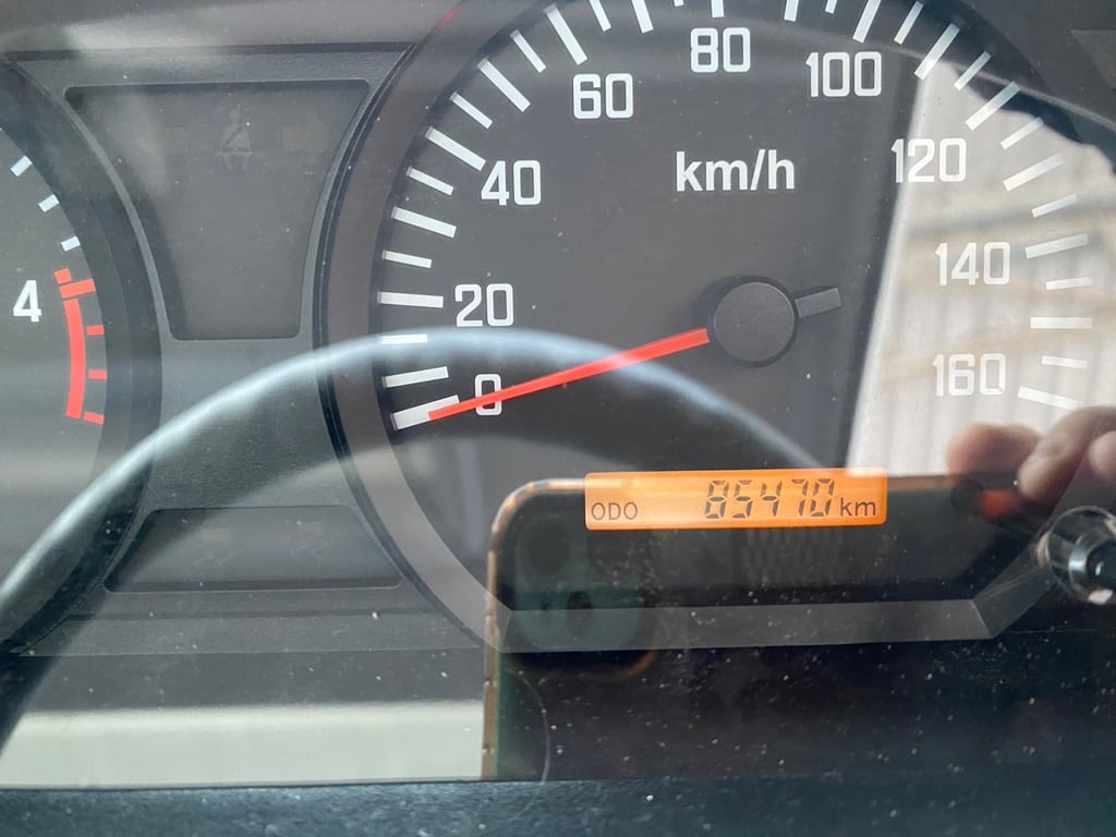 ISUZU NLR 130 แรงม้า รถบรรทุก 4 ล้อไม่ติดเวลา โฉมใหม่ ไฟโปรเจคเตอร์ ตู้แห้ง ปี 2565