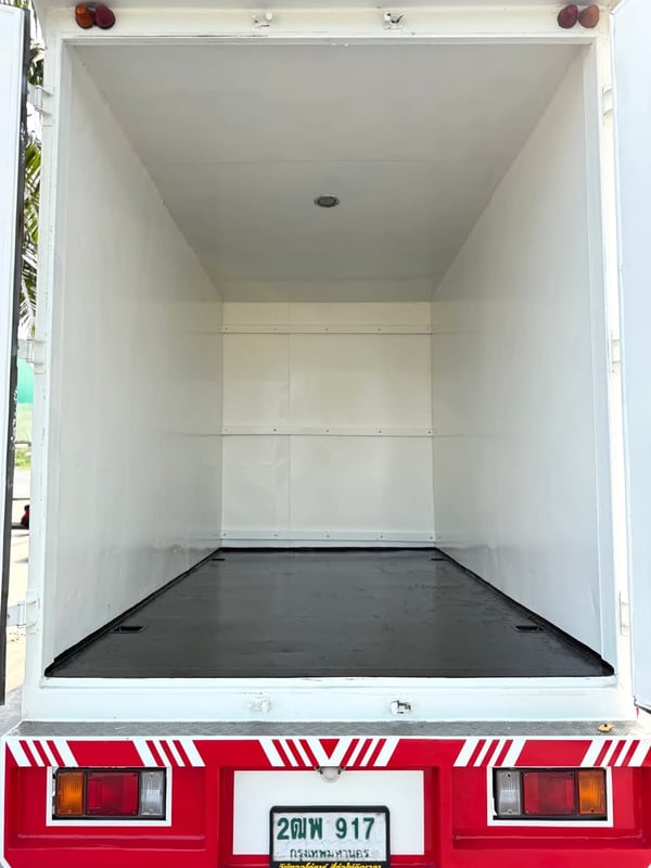 รถ ISUZU NLR 130 แรง ปี 2562  รถห้างแท้  (4 ล้อไม่ติดเวลา) มือเดียว สวยมาก