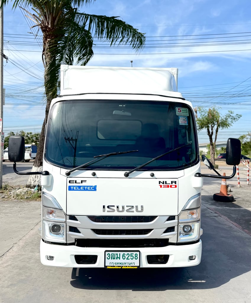 ISUZU NLR 130 แรงม้า รถบรรทุก 4 ล้อไม่ติดเวลา โฉมใหม่ ไฟโปรเจคเตอร์ ตู้แห้ง ปี 2565