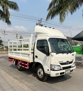 รถ HINO 300 ATOM ( 4 ล้อป้ายเล็กไม่ติดเวลา) ปี 2561  รถสวย ไมล์น้อย มือเดียว  ออกจากห้าง