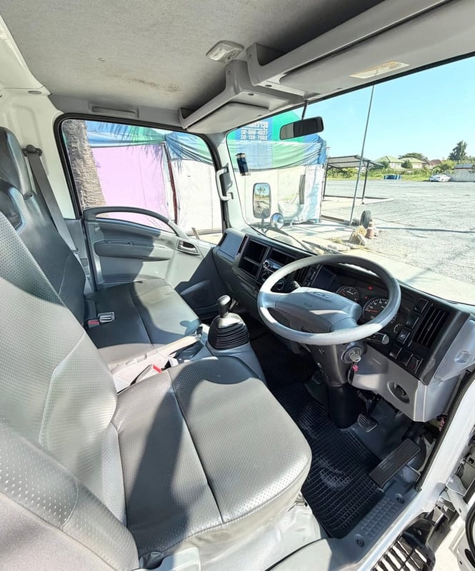 ISUZU NLR 130 แรงม้า ปี 2562 รถบรรทุก 4 ล้อไม่ติดเวลา กระบะเหล็ก ยาว 3.50 ม.