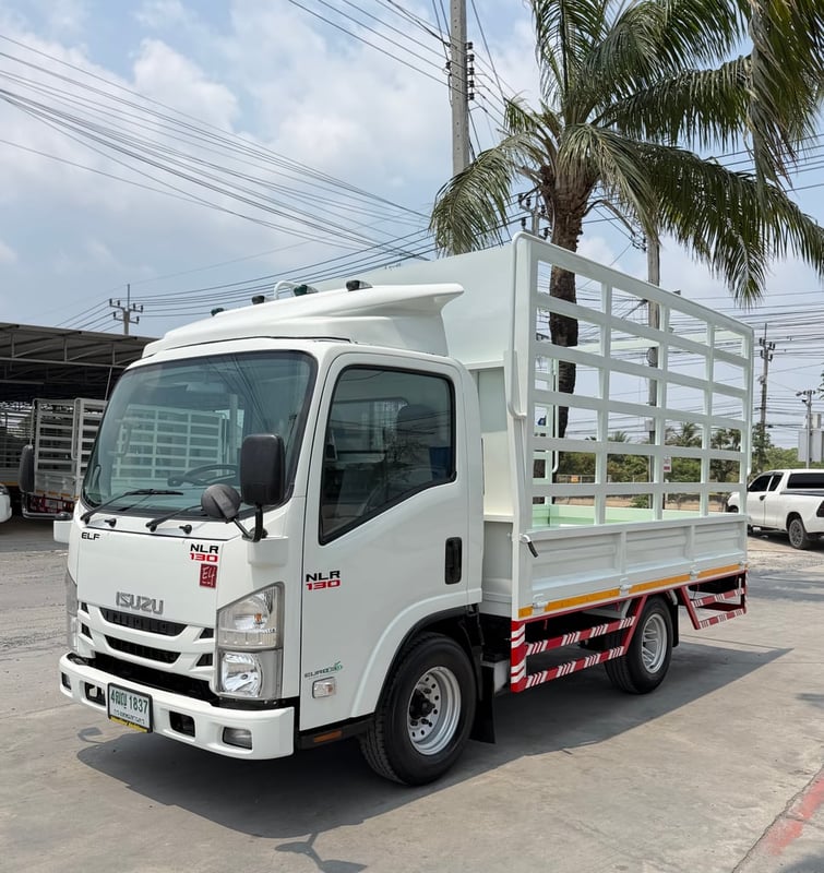 รถ ISUZU NLR 130 แรง ปี 2564  รถห้างแท้   (4 ล้อไม่ติดเวลา)  กะบะคอกสูง ยาว 3.50 ม.กว้าง 1.90 ม. รถสวย มือเดียว 