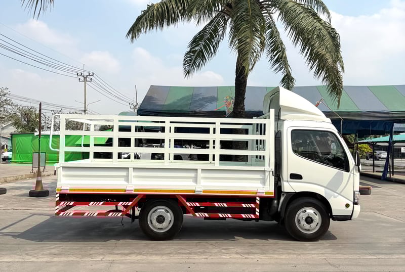 รถ HINO 300 ATOM ( 4 ล้อป้ายเล็กไม่ติดเวลา) ปี 2561  รถสวย ไมล์น้อย มือเดียว  ออกจากห้าง