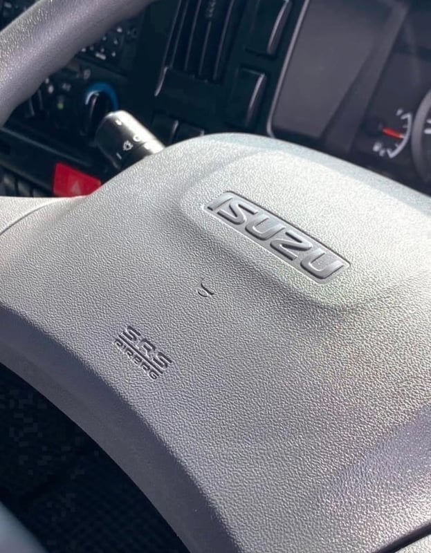 รถ ISUZU NLR 130 แรง ปี 2564  รถห้างแท้   (4 ล้อไม่ติดเวลา)  กะบะคอกสูง ยาว 3.50 ม.กว้าง 1.90 ม. รถสวย มือเดียว 