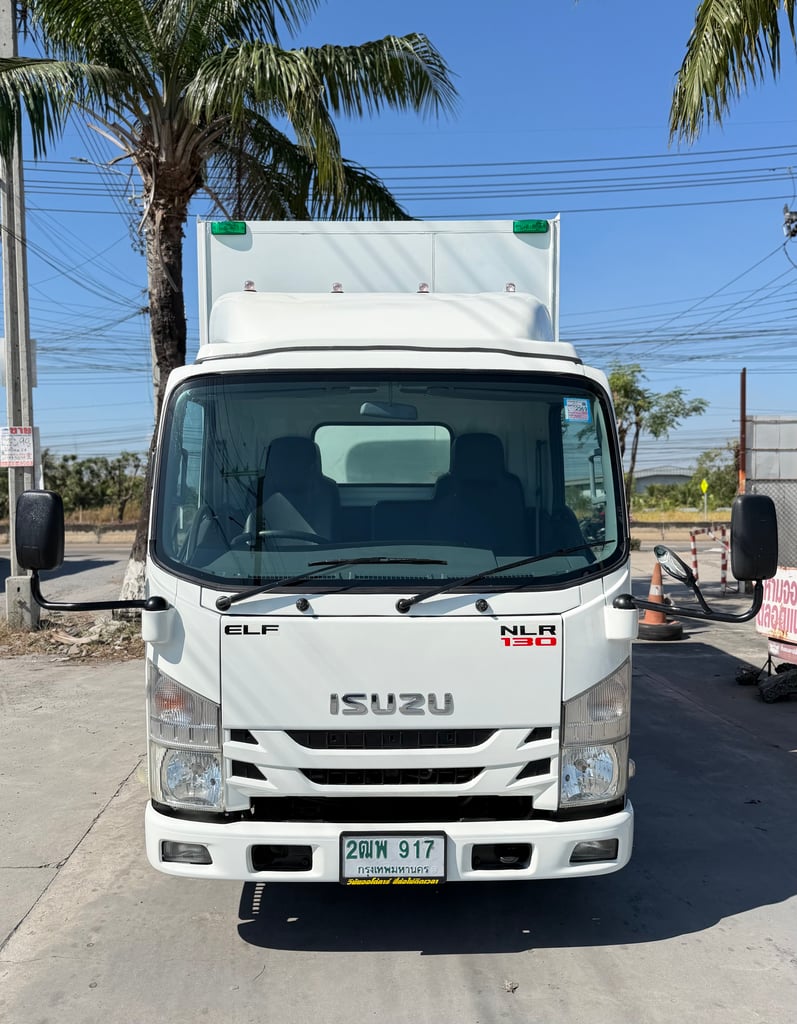 รถ ISUZU NLR 130 แรง ปี 2562  รถห้างแท้ ตู้แห้ง ยาว 3.20 ม.กว้าง 1.85 ม.สูง 2.10 ม.