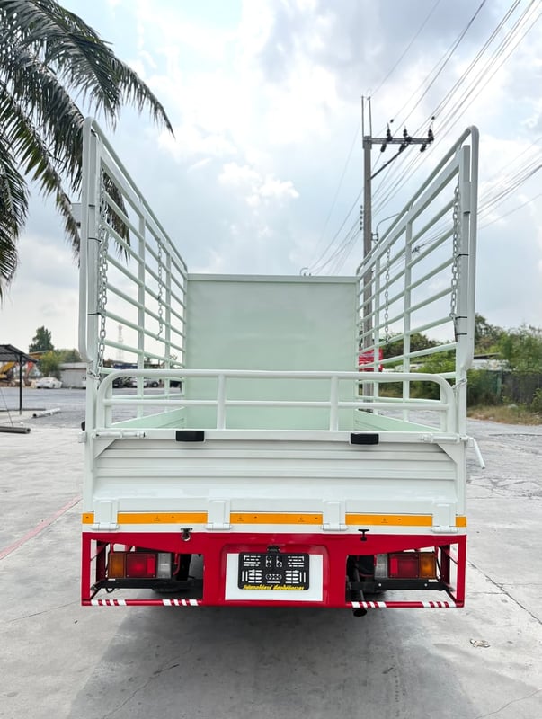 รถ ISUZU NLR 130 แรง ปี 2555 รถห้างแท้  (4 ล้อไม่ติดเวลา) กะบะคอกสูง ยาว 3.30 ม.กว้าง 1.90 ม. รถมือเดียว สวยมาก