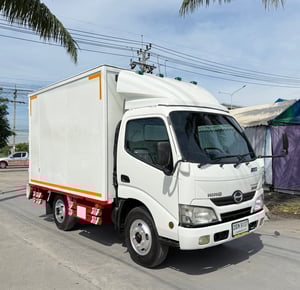 รถ HINO 300 Atom invertor  ปี 2562 ( 4 ล้อป้ายเล็ก ไม่ติดเวลา) มือเดียว  ออกจากห้าง