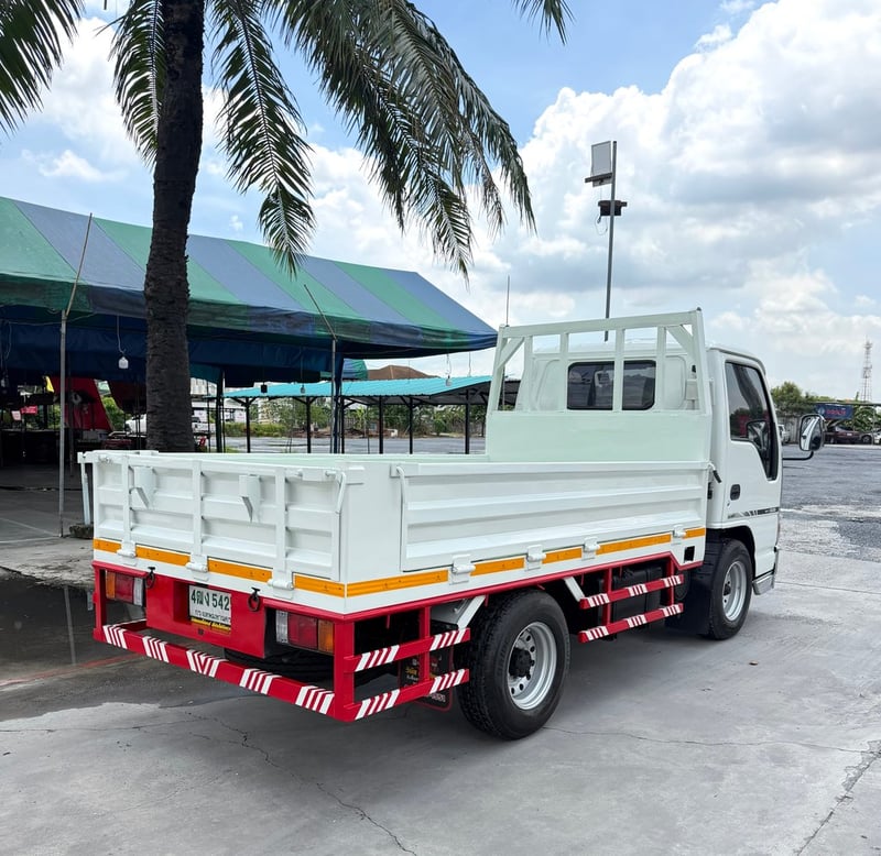 ISUZU NKR 100 แรงเทอร์โบ ( 4ล้อ ไม่ติดเวลา) กระบะเหล็ก ปี 2004 
