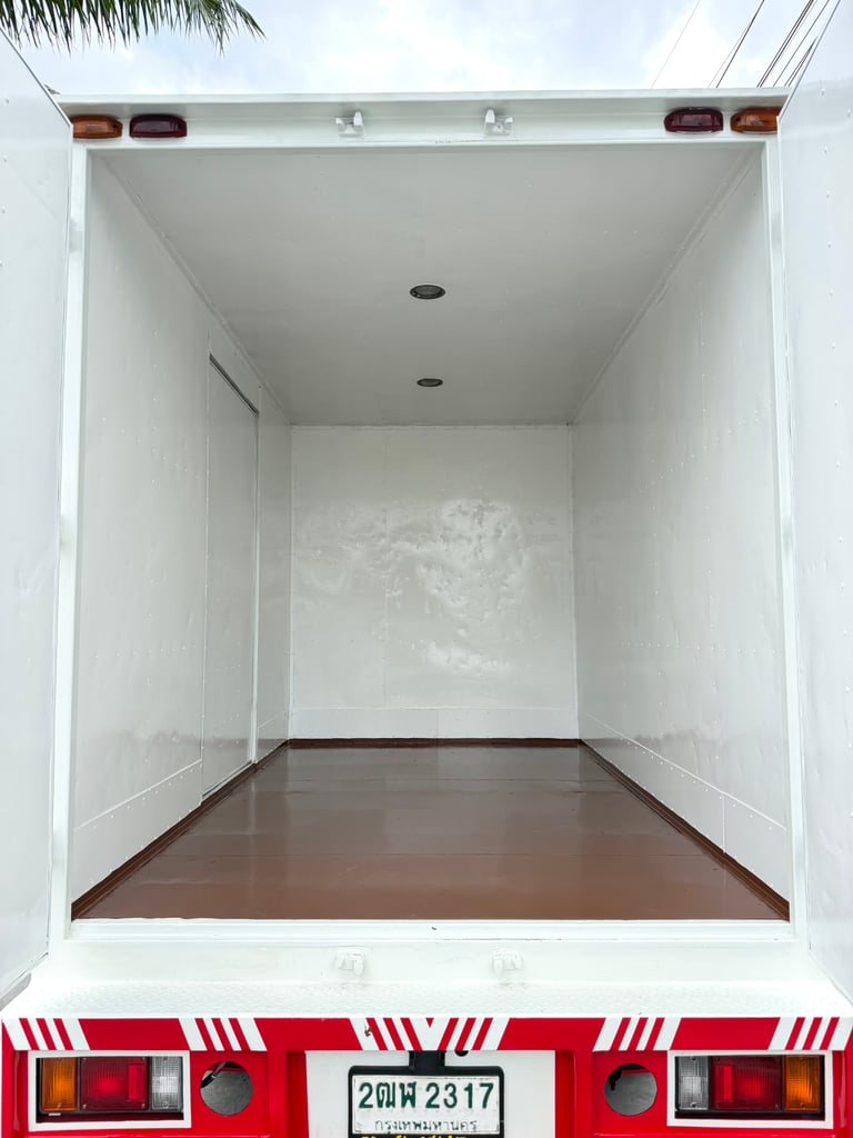 ISUZU NLR 130 แรงม้า รถบรรทุก 4 ล้อไม่ติดเวลา ตู้แห้ง ปี 2563