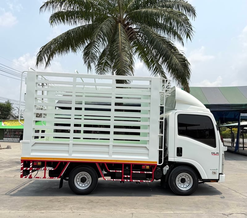 รถ ISUZU NLR 130 แรง ปี 2565  รถห้างแท้ (4 ล้อไม่ติดเวลา) #กะบะคอกสูง #ยาว 3.30 ม.#กว้าง 1.90 ม. รถสวย มือเดียว