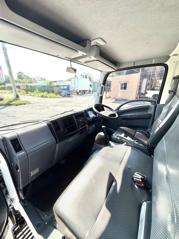 รถ ISUZU NLR 130 แรง ปี 2563   รถห้างแท้  (4 ล้อไม่ติดเวลา) มือเดียว สวยมาก กะบะคอกสูง ยาว 3.50 ม.กว้าง 1.90 ม.