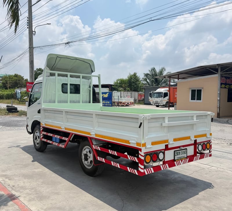 รถ HINO 300 ATOM ( 4 ล้อป้ายเล็กไม่ติดเวลา)  ปี 2561  รถสวย ไมล์ 84,955 มือเดียว  ออกจากห้าง