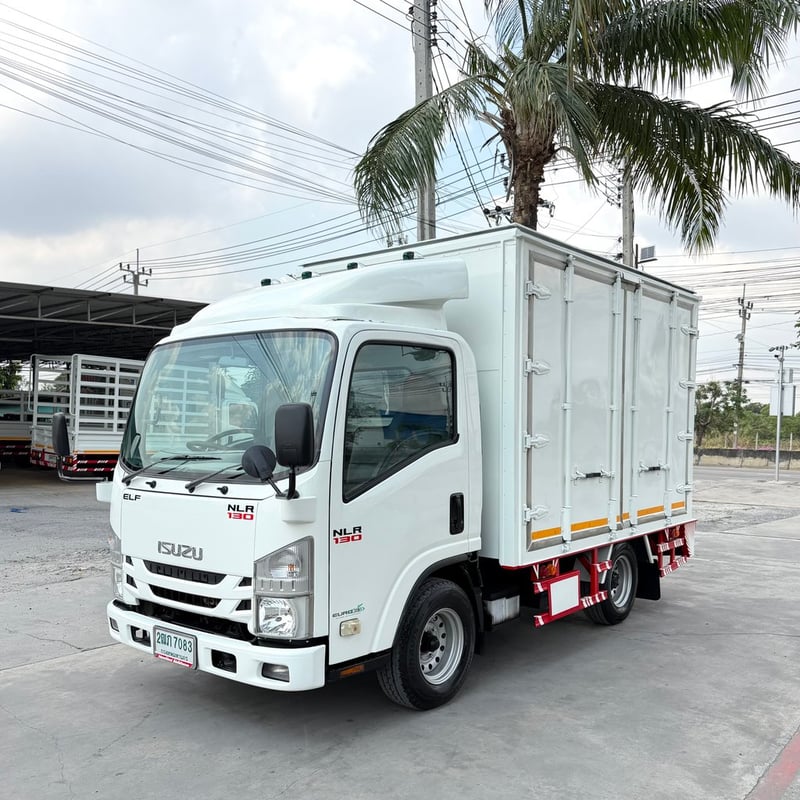 ISUZU NLR 130แรงม้า  4ล้อไม่ติดเวลา ตู้แห้ง 10 บาน  ปี2019 ไมล์ 95,000