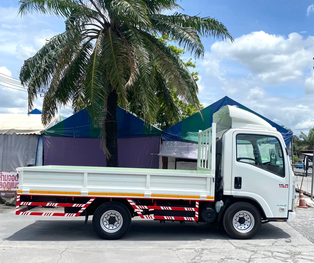 ISUZU NLR 130แรงม้า รถบรรทุก 4ล้อ กระบะเหล็ก ปี2018 ยาว 3.50 ม.