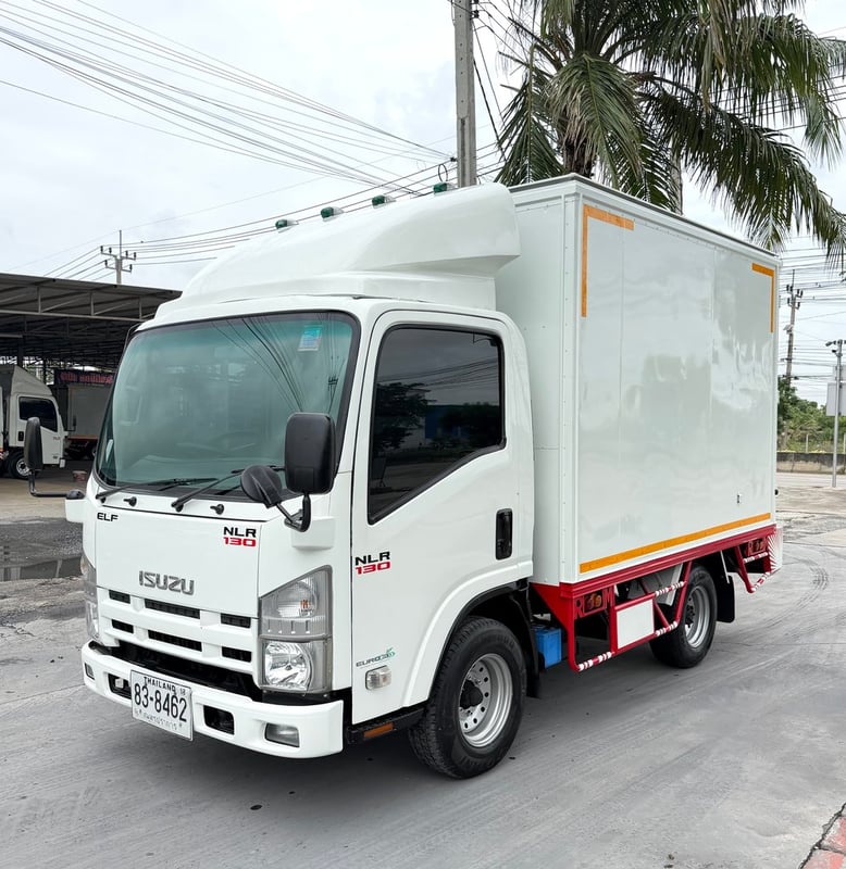 รถ ISUZU NLR 130 แรง ปี 2556 รถห้างแท้  (4 ล้อไม่ติดเวลา)  รถสวยมาก  มือเดียว  