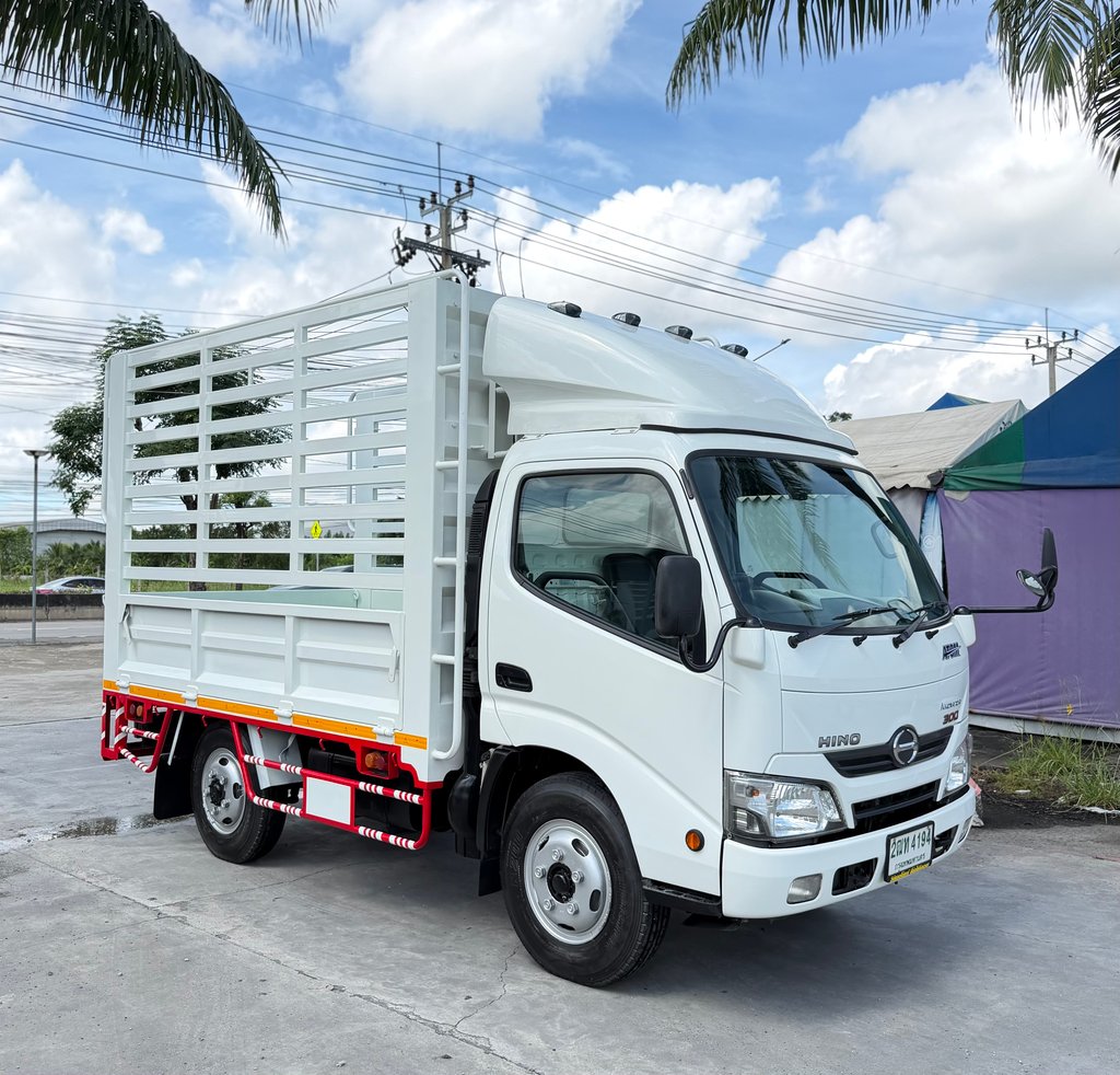 รถ HINO 300 ATOM ( 4 ล้อป้ายเล็ก ไม่ติดเวลา)  ปี 2561  มือเดียว  ออกจากห้าง