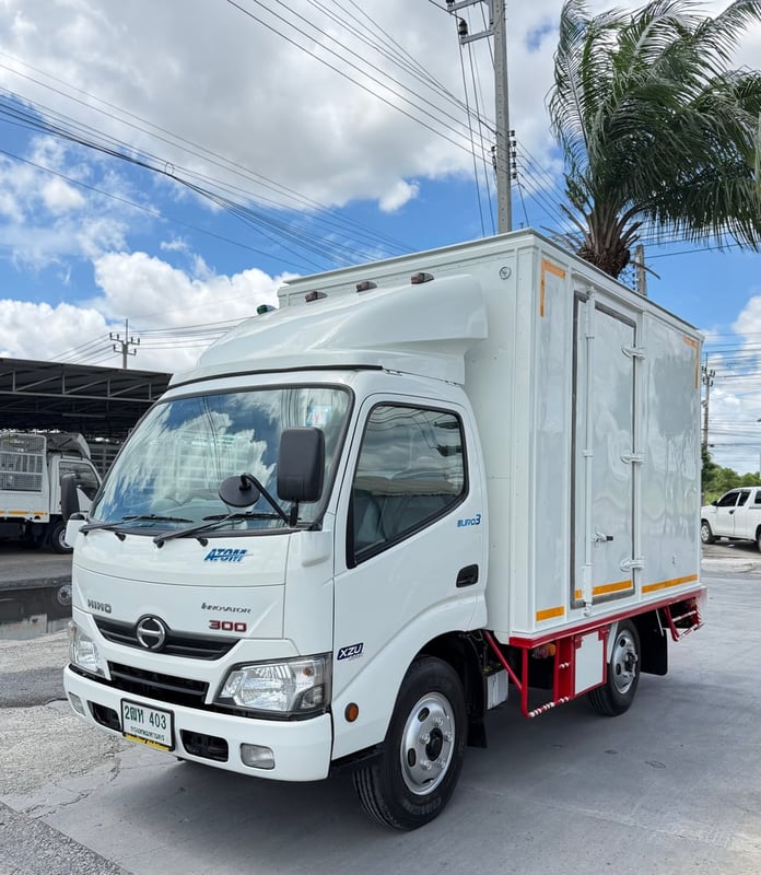 HINO XZU 136แรงม้า รถบรรทุก 4ล้อ ตู้แห้ง ปี2020