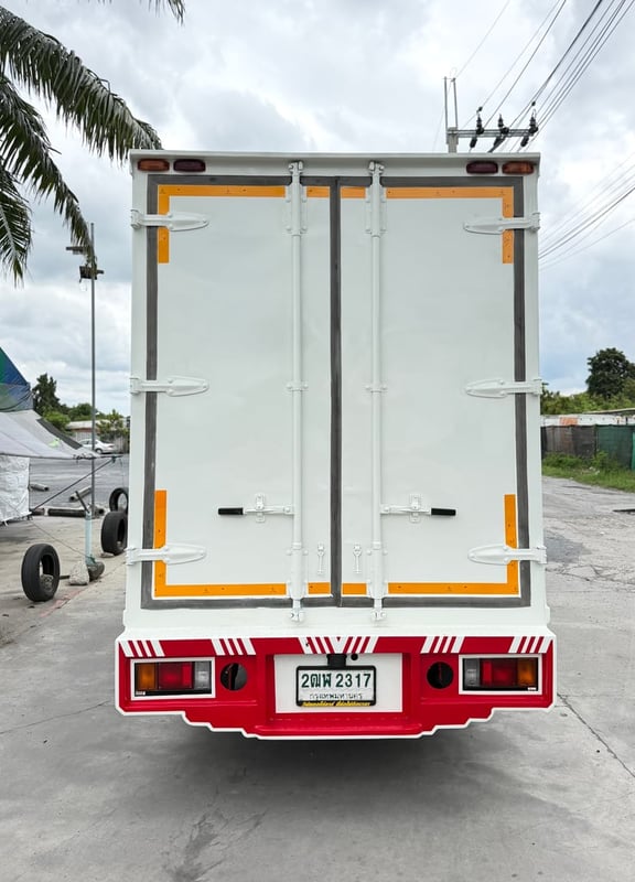 ISUZU NLR 130 แรงม้า รถบรรทุก 4 ล้อไม่ติดเวลา ตู้แห้ง ปี 2563