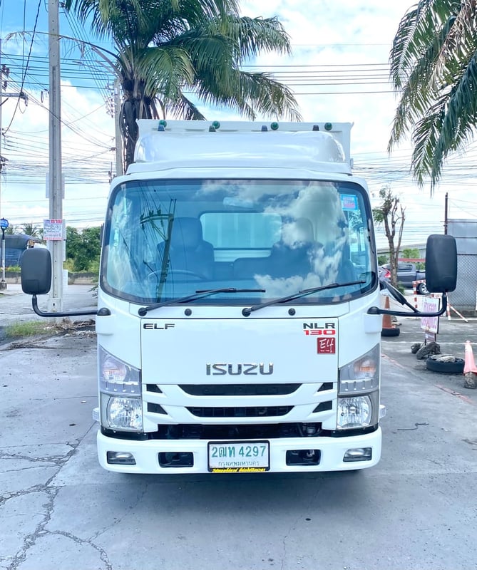 ISUZU NLR 130แรงม้า รถบรรทุก 4ล้อ ตู้แห้ง 10 บาน ปี2018