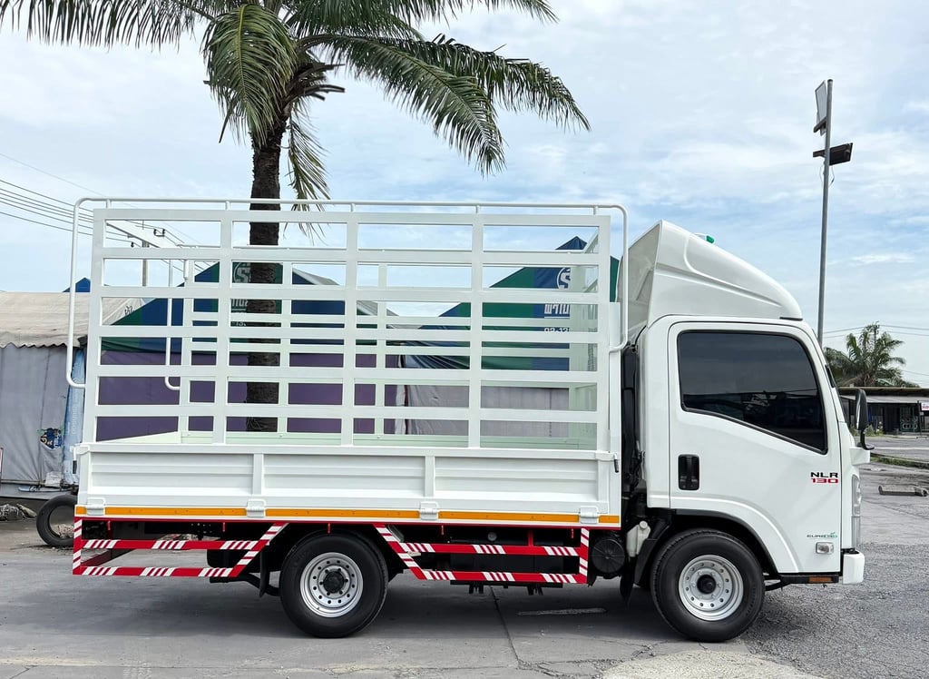 ISUZU NLR 130แรงม้า 2564 ( 4 ล้อไม่ติดเวลา) กระบะคอกสูง ยาว 3.50 ม