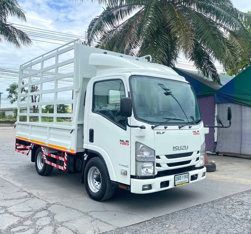 ISUZU NLR 130แรงม้า รถบรรทุก 4ล้อ  ปี2018 กระบะเหล็กคอกสูงใหม่ ยาว 3.50 เมตร
