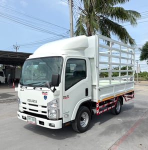 รถ ISUZU NLR 130 แรง ปี 2555 (รถห้างแท้ ) (4 ล้อไม่ติดเวลา)  กะบะคอกสูง ยาว3.50 ม. กว้าง1.90 ม. สูง 2.00 ม.  รถสวย มือเดียว