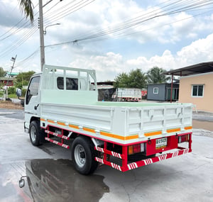 ISUZU NKR 100 แรงเทอร์โบ ( 4ล้อ ไม่ติดเวลา) กระบะเหล็ก ปี 2004 