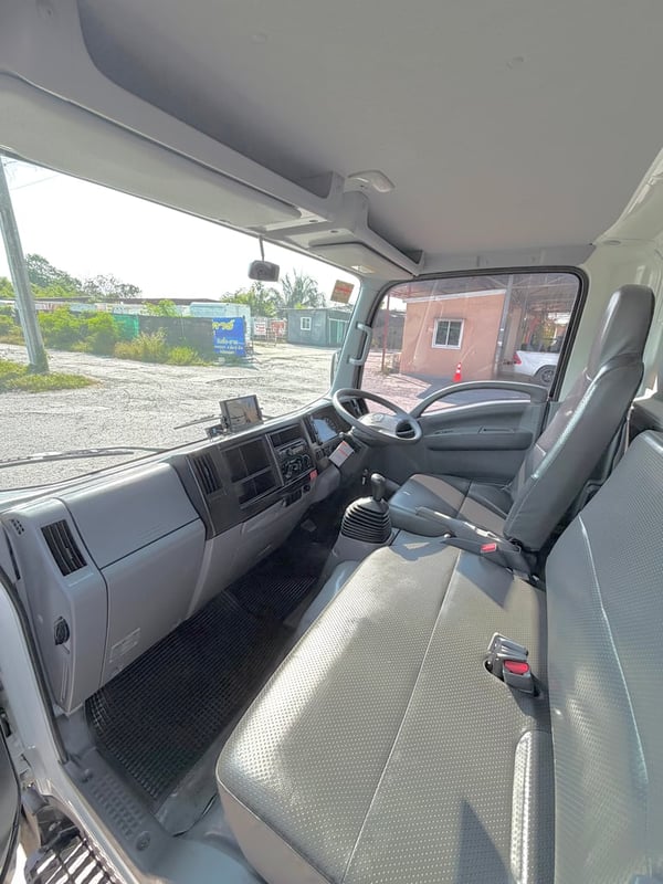 รถเข้ามาใหม่ สวยๆ ปีใหม่ ไมล์ 53,000  รถ ISUZU NLR 130 แรง ปี 2564 (รถห้างแท้ ) (4 ล้อไม่ติดเวลา) รุ่นใหม่  ไมล์น้อย  รถสวย  มือเดียว