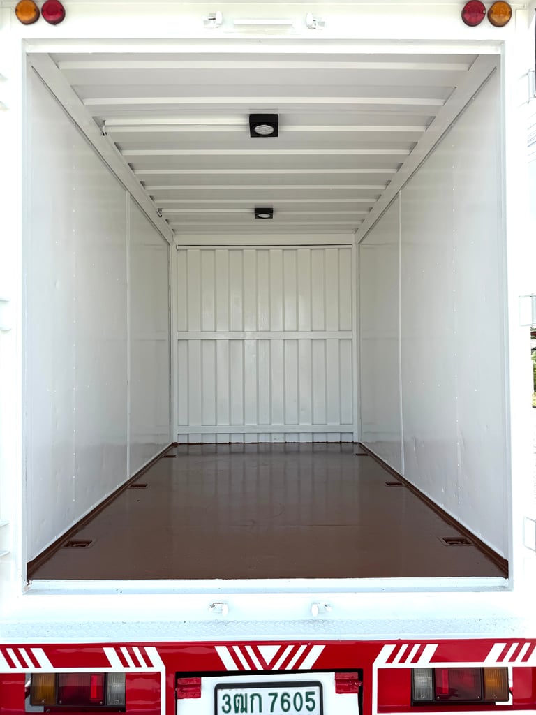 ISUZU NLR 130 แรงม้า ปี 2563 รถบรรทุก 4 ล้อ ตู้แห้ง เปิดรอบด้าน  สวยมาก พร้อมใช้งาน