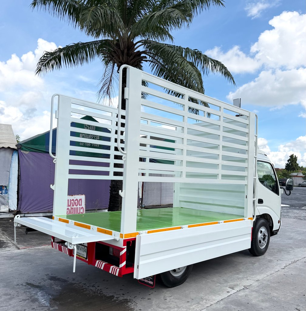 รถ HINO 300 ATOM ( 4 ล้อป้ายเล็ก ไม่ติดเวลา)  ปี 2561  มือเดียว  ออกจากห้าง