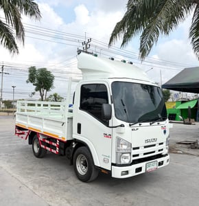 รถ ISUZU NLR 130 แรง ปี 2560 (รถห้างแท้ ) (4 ล้อไม่ติดเวลา) กะบะเหล็กเปิด 3 ด้าน ยาว3.50 ม. กว้าง1.95 ม. รถสวย มือเดียว