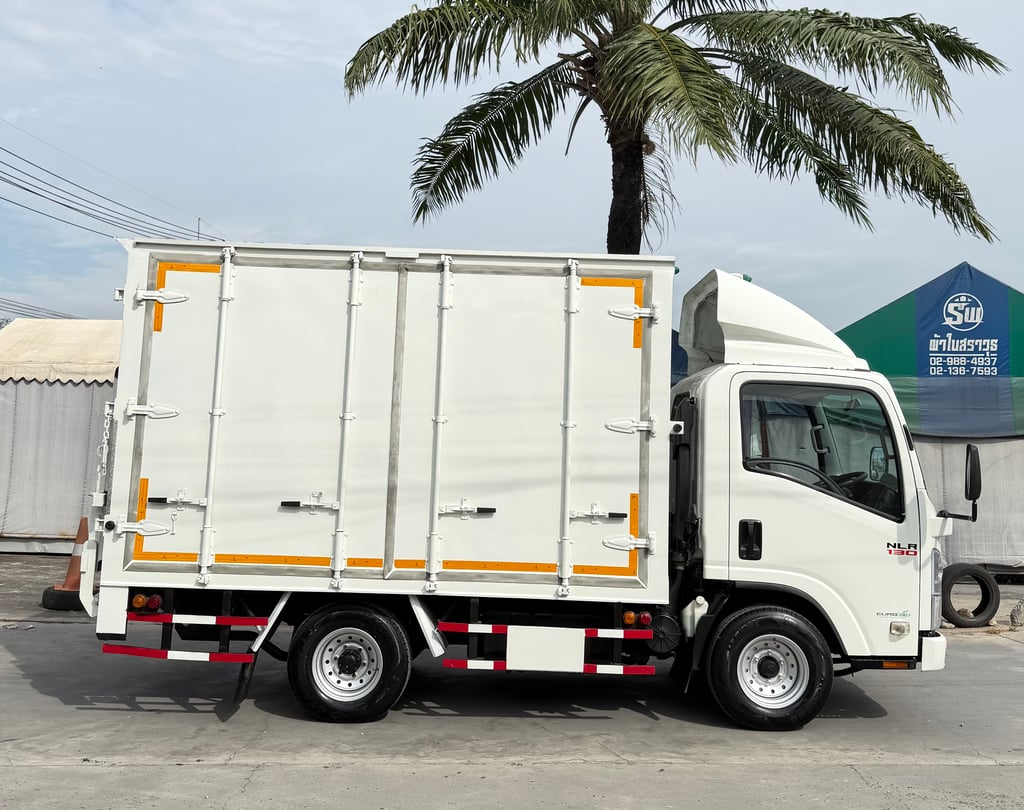 ISUZU NLR 130แรงม้า รถบรรทุก 4 ล้อไม่ติดเวลา ตู้แห้งท้ายลิฟท์ ปี 2562 เลขไมล์ 62,730 กม. ISUZU NLR 130แรงม้า รถบรรทุก 4 ล้อไม่ติดเวลา ตู้แห้งท้ายลิฟท์ ปี 2562 เลขไมล์ 62,730 กม.
