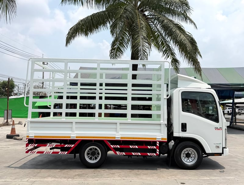 รถ ISUZU NLR 130 แรง ปี 2564  รถห้างแท้   (4 ล้อไม่ติดเวลา)  กะบะคอกสูง ยาว 3.50 ม.กว้าง 1.90 ม. รถสวย มือเดียว 