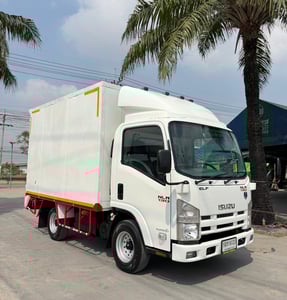 ISUZU NLR 130แรงม้า (รถบรรทุก 4ล้อไม่ติดเวลา) ตู้แห้ง ปี 2559