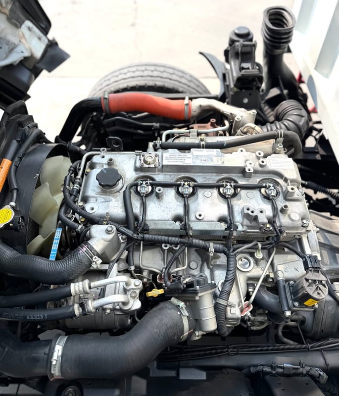 รถ ISUZU NLR 130 แรง ปี 2564  (รถห้างแท้ )  #ตู้แห้ง10บาน ยาว3.20 ม.กว้าง 1.90 ม. รถสวยมาก มือเดียว