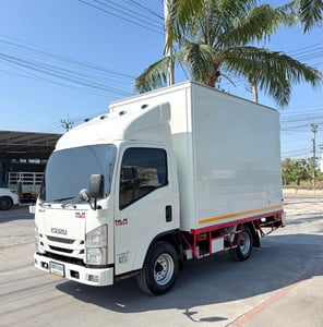 รถ ISUZU NLR 130 แรง ปี 2560 รถห้างแท้(4 ล้อไม่ติดเวลา) ตู้แห้ง ยาว 3.30 ม. กว้าง1.85 ม. 