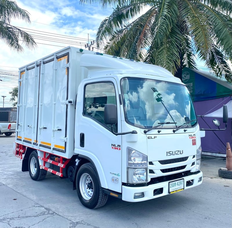 ISUZU NLR 130แรงม้า รถบรรทุก 4ล้อ ตู้แห้ง 10 บาน ปี2018