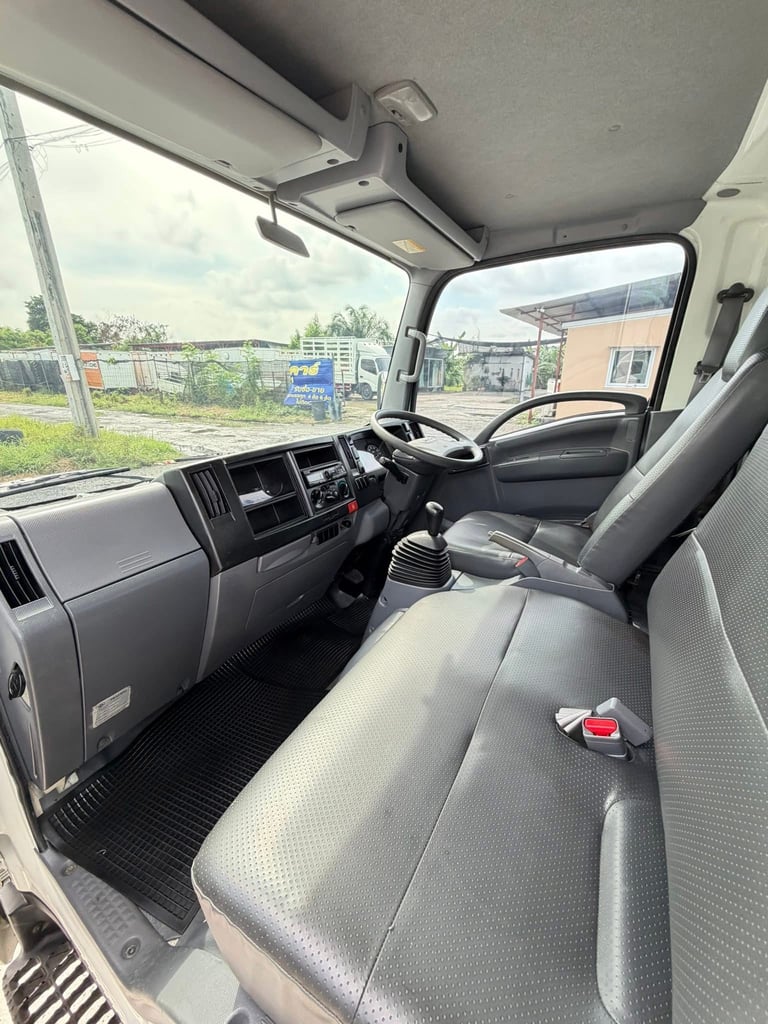 รถ ISUZU NLR 130 แรง ปี 2563 รถห้างแท้ (4 ล้อไม่ติดเวลา) #กะบะเหล็กเปิด3บาน ยาว 3.30 ม. รถสวย มือเดียว