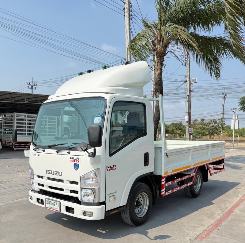 รถ ISUZU NLR 130 แรง ปี 2560 (รถห้างแท้ ) (4 ล้อไม่ติดเวลา) กะบะเหล็กเปิด 3 ด้าน ยาว3.50 ม. กว้าง1.95 ม. รถสวย มือเดียว