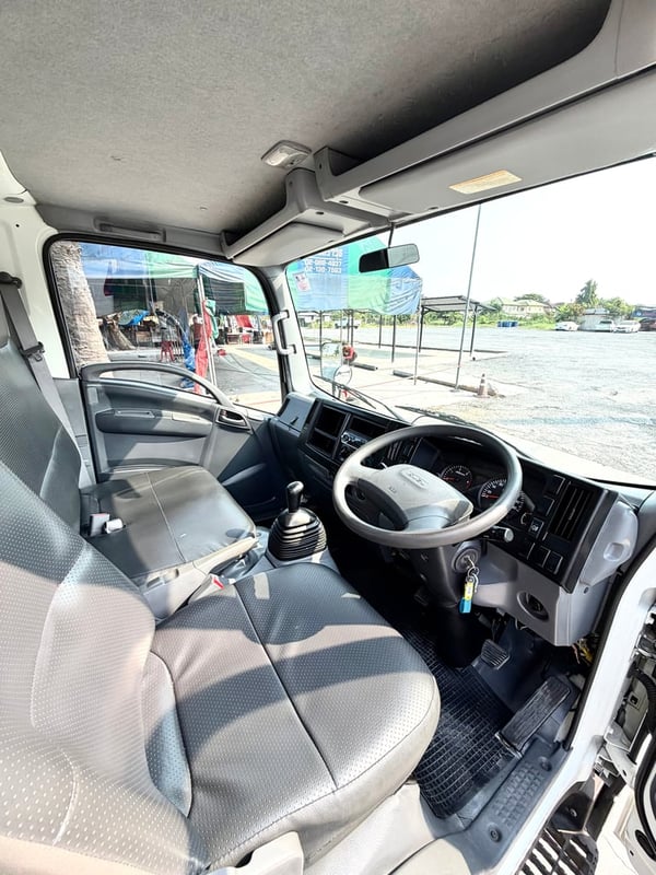 รถ ISUZU NLR 130 แรง ปี 2562  รถห้างแท้  (4 ล้อไม่ติดเวลา) มือเดียว สวยมาก