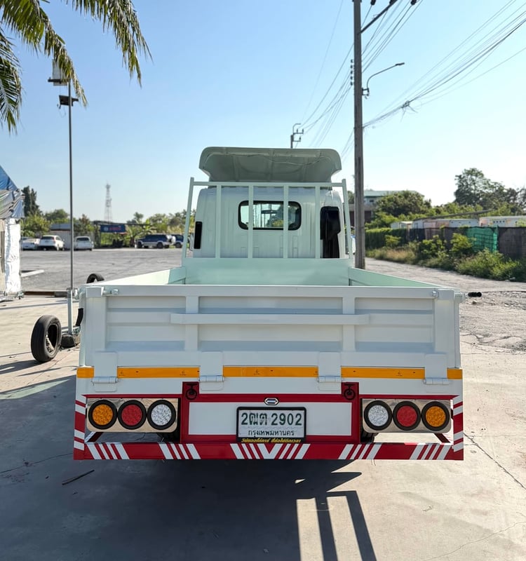 ISUZU NLR 130 แรงม้า รถบรรทุก 4 ล้อไม่ติดเวลา กระบะเหล็ก ปี2018 ISUZU NLR 130 แรงม้า รถบรรทุก 4 ล้อไม่ติดเวลา กระบะเหล็ก ปี2018